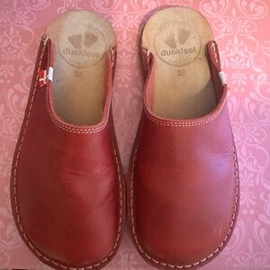 Duckfeet Blavand Red Leather Clogs, preowned size 38